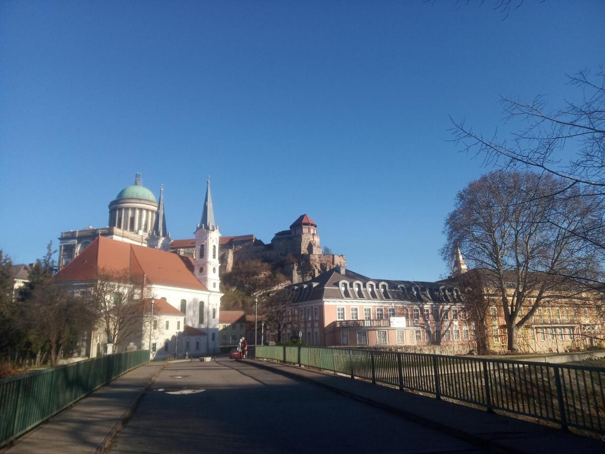 Esztergom Central ภายนอก รูปภาพ