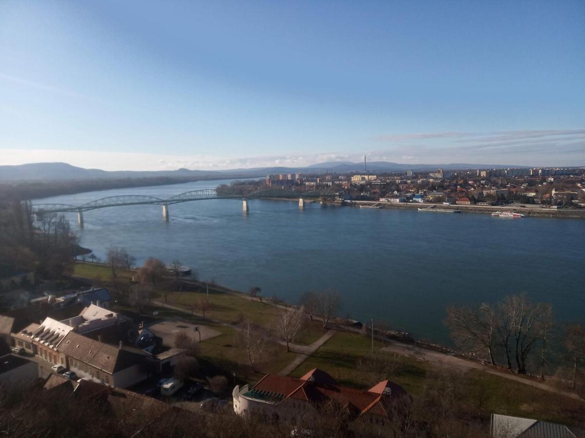 Esztergom Central ภายนอก รูปภาพ